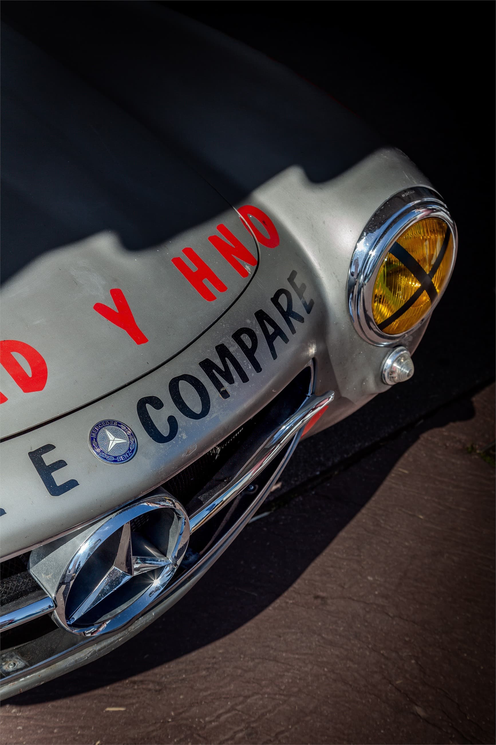 Automotive detail photograph from Louis-Esteban Mecky's portfolio.