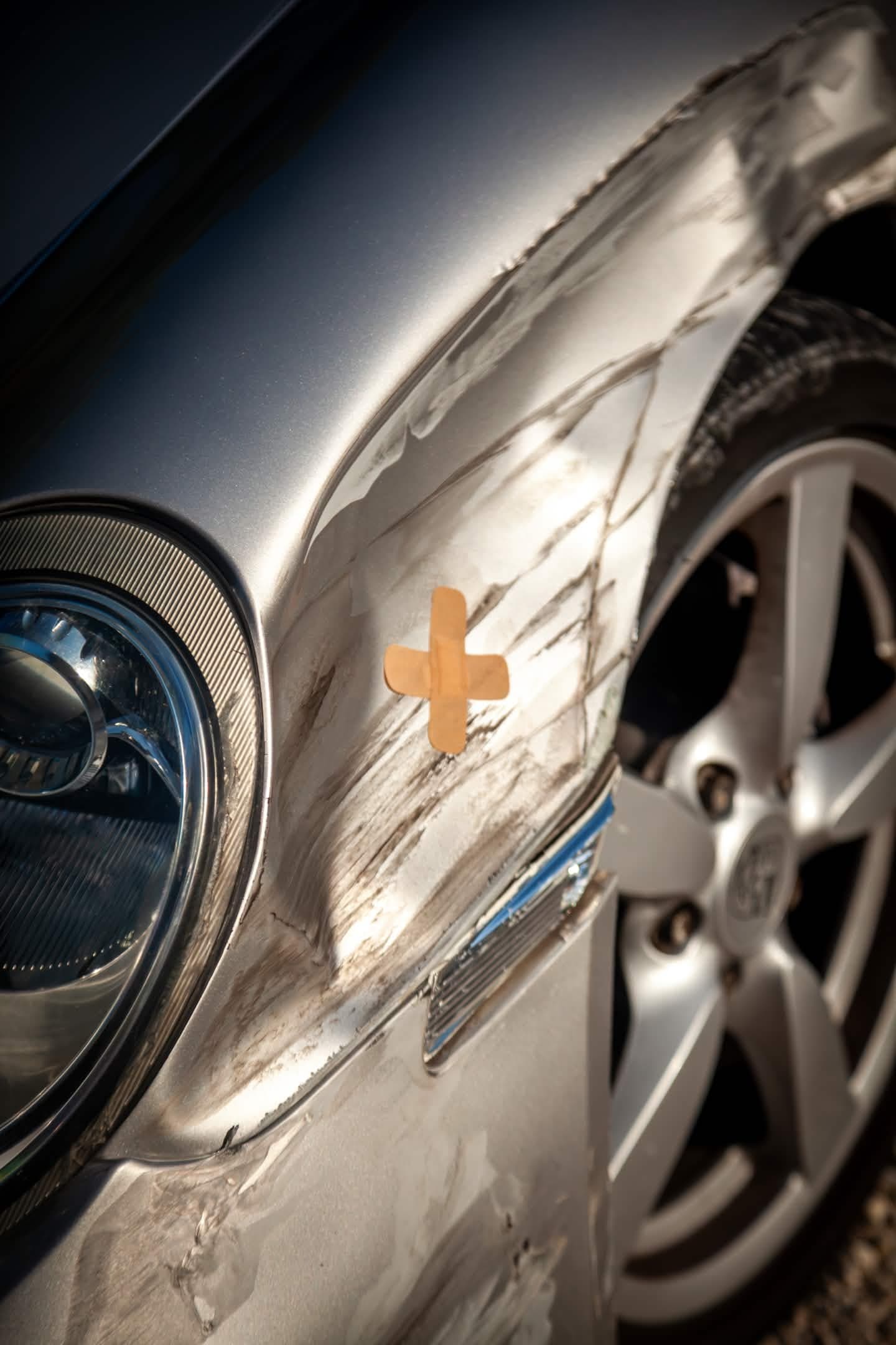 Automotive detail photograph from Louis-Esteban Mecky's portfolio.